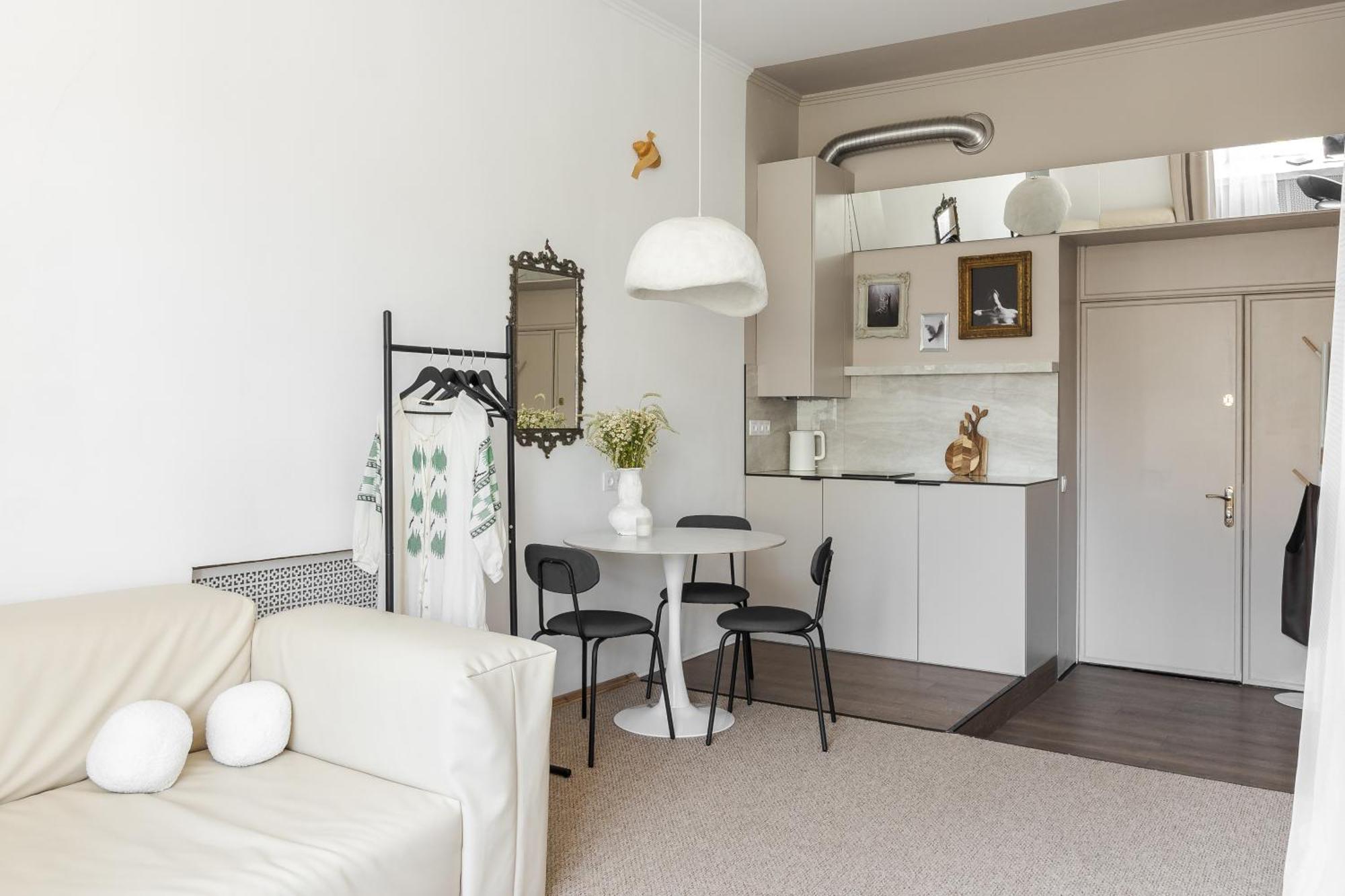 Netflix And Chill Apartment Lviv Exterior photo